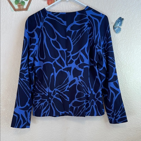 Chadwicks Blue Fitted Graphic Blouse - Picture 5 of 8